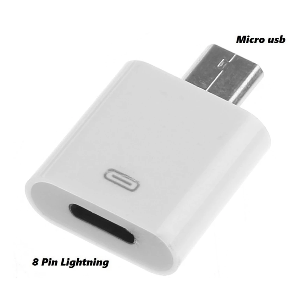 Adaptador Lightning hembra a Micro USB macho en primer plano