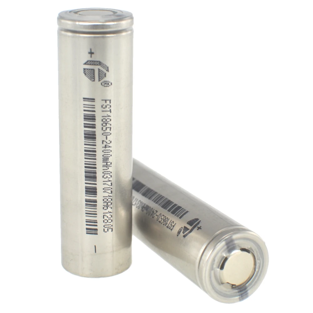 Bateria 18650 2400mAh 3.7V Li-Ion recargable satkit en uso