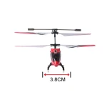 Helicoptero Syma 107G en vuelo mostrando luz LED