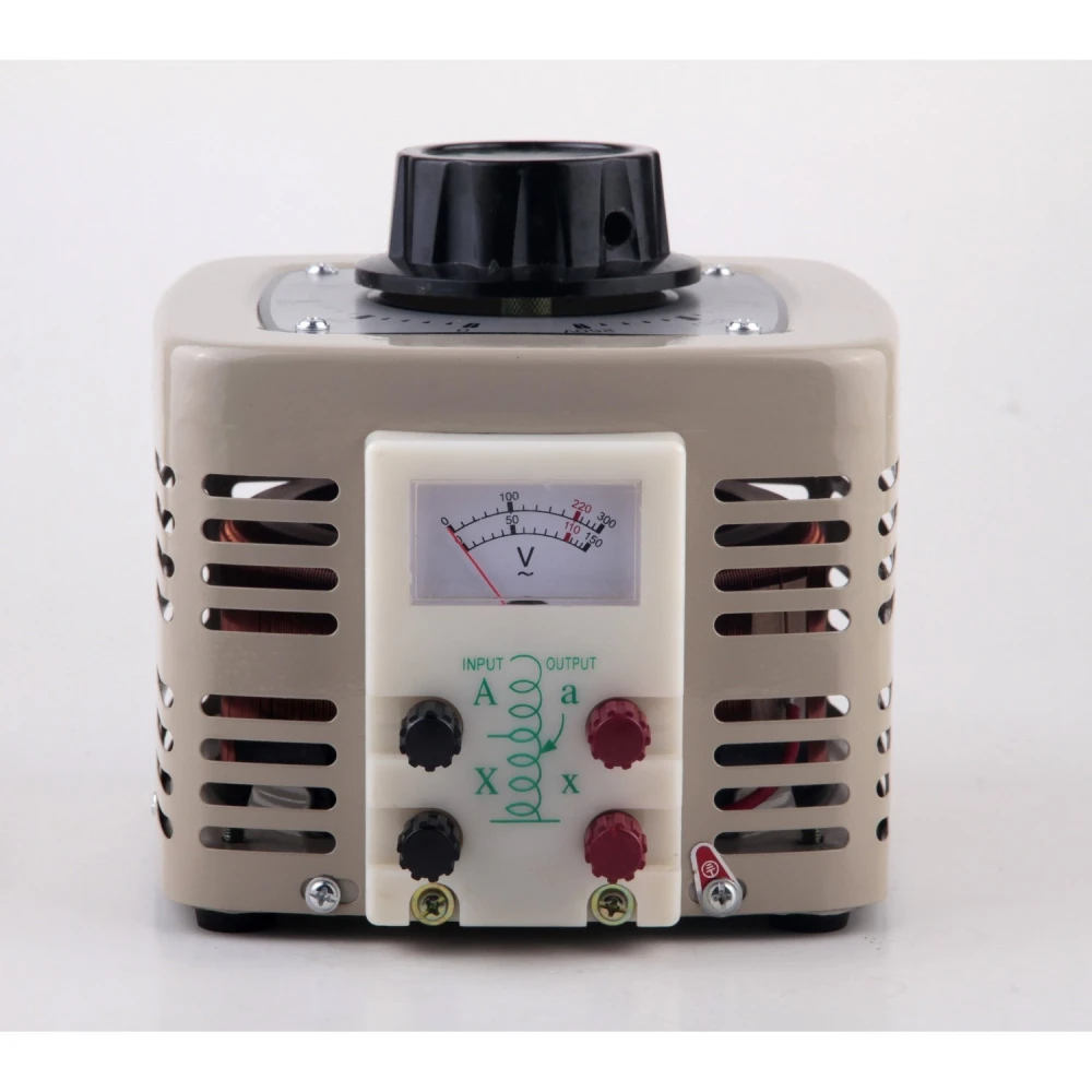Variac transformador de salida variable 0-250V 2A TDGC2-0.5KVA vista trasera con bornes y panel de control